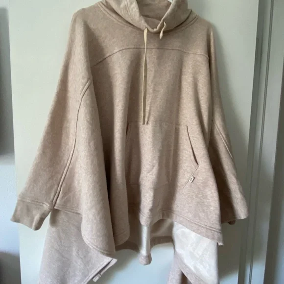 UGG Poncho, Beige, Very Cozy - Picture 10 of 14